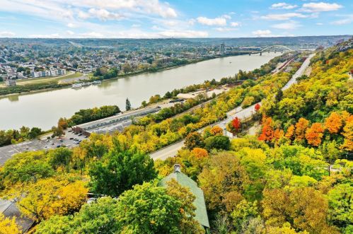 2005 Edgecliff Pt, Cincinnati, OH 45206-2806