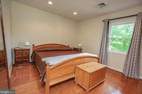 7415 Hastings St, Springfield VA  22150-4108 exterior