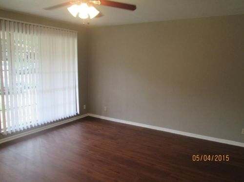 6805 Dubuque Ln, Austin TX  78723-2228 exterior