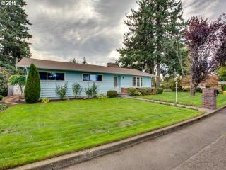 16750 Hoyt St, Portland, OR 97230-6153