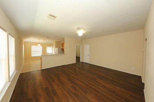 2919 Autumnbrook Ln, Pearland, TX 77584-7701