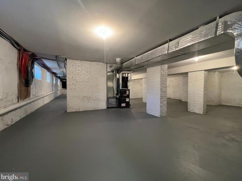 6805 11 St, Philadelphia PA 19147-1244 exterior