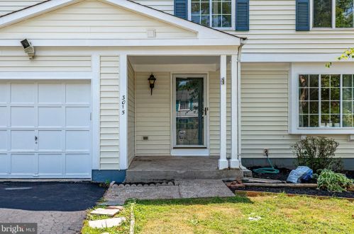 3015 Summershade Ct, Herndon, VA 20171-2313