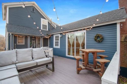 548 Middlefield St, Middletown CT  06457-3553 exterior