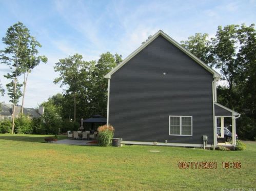 48 Jones Rd, Wallingford, CT 06492-4325