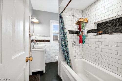 464 31st St, Paterson NJ 07504-2115 exterior