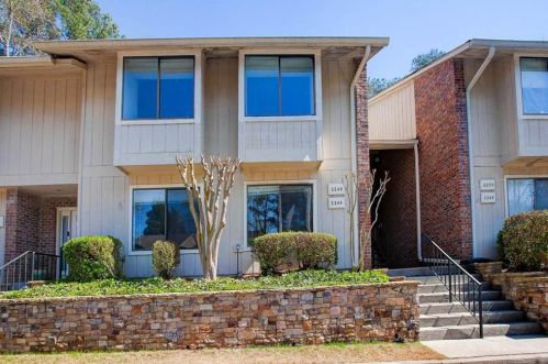 2244 Runnymead Rdg, Marietta, GA 30067-6676