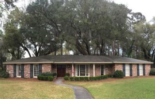 8 Raleigh Dr, Savannah, GA 31406-5256