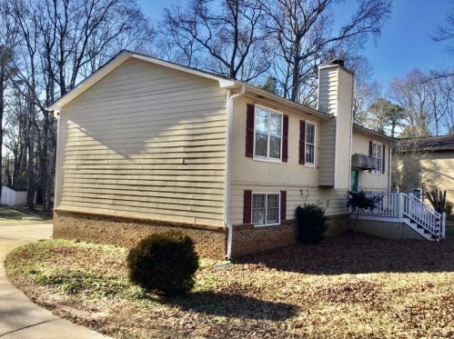 2731 Parkwood Rd, Lithonia, GA 30039-4407