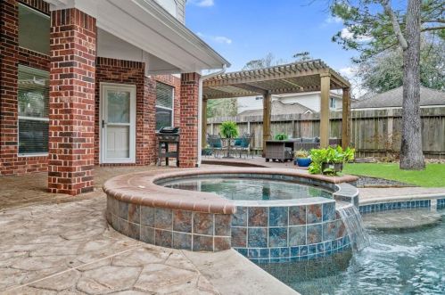 130 Evangeline Oaks Cir, Conroe TX  77384-5010 exterior