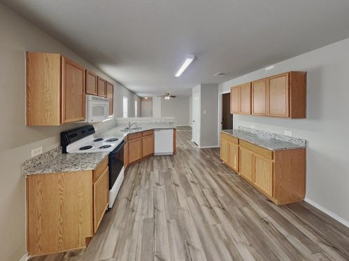 5836 Parkview Hills Ln, Fort Worth TX  76179-3797 exterior