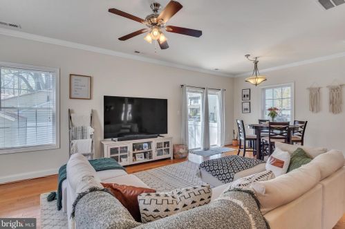 6318 Linden St, Shady Side MD  20764-2910 exterior