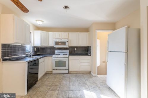 906 Buckingham Dr, Silver Spring, MD 20901-3617