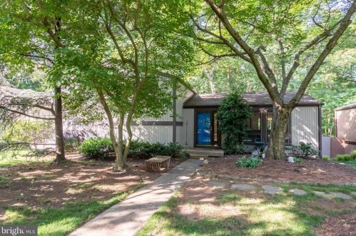 2245 Sanibel Dr, Herndon, VA 20191-1227