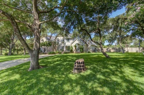 21440 Forest Waters Cir, San Antonio, TX 78266-2769