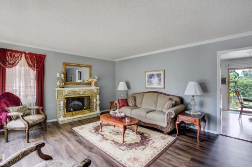 903 Riderwood Dr, Hazelwood, MO 63042-3331