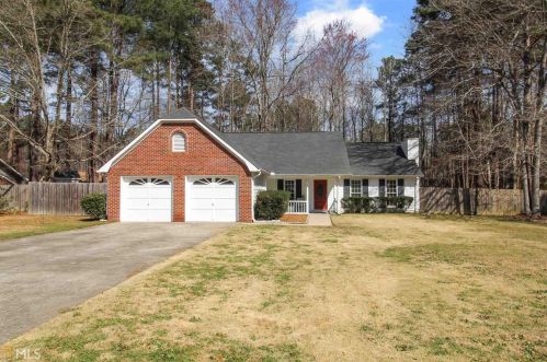 1080 Lost Ct, Hampton, GA 30228-1597