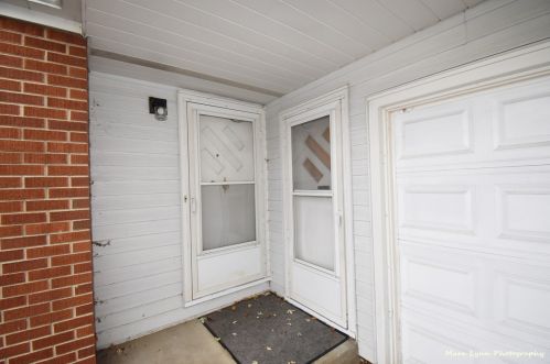 310 Oak St, North Aurora, IL 60542-1007