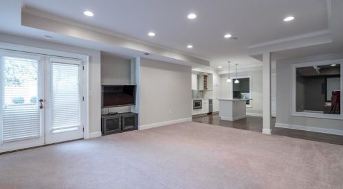 2212 Meadowvale Dr, Atlanta GA  30345-3543 exterior