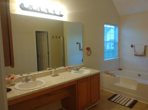 3414 Creekview Dr, Rex GA 30273-5039 exterior