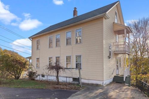 2 Crescent St, Derby, CT 06418-2008