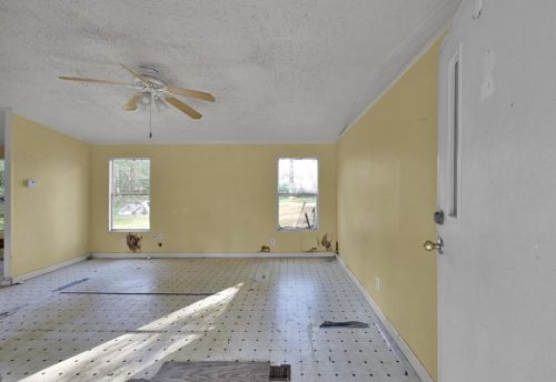 17097 Vly Ln, Conroe TX  77306-8646 exterior