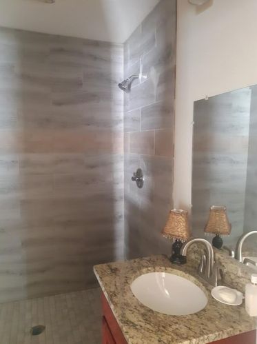 124 Glenmore St, Irving TX  exterior