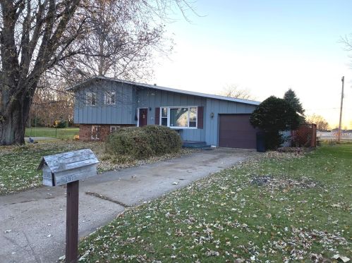 1818 Fletcher St, Hollowayville, IL 61356-2612