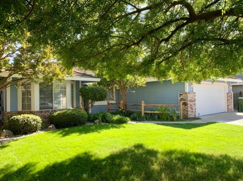 922 Springer Dr, Turlock, CA 95382-0273