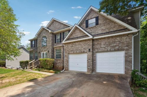 6445 Lester Ln, Stone Mountain, GA 30087-7205