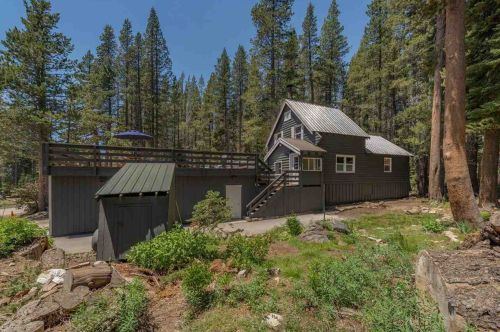 21180 Donner Pass Rd, Soda Springs, CA