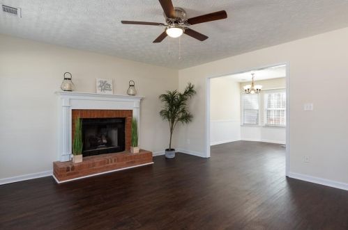 2115 Huntington Dr, Loganville, GA 30052-2693