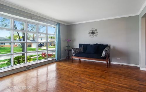 1313 Michele Dr, Palatine, IL 60074-5654