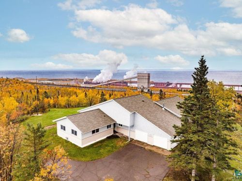 1 Kent Ln, Silver Bay, MN 55614-1105