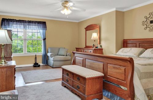 6 Meade Dr, Carlisle PA  17013-8124 exterior