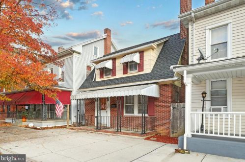 325 Walnut St, Hanover, PA 17331-2537