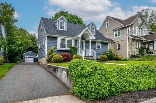 23 Homer Pl, Metuchen, NJ 08840-2006