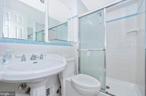 1306 Leister Dr, Silver Spring MD 20904-1547 exterior