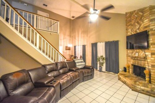 909 Macclesby Ln, Channelview, TX 77530-4768