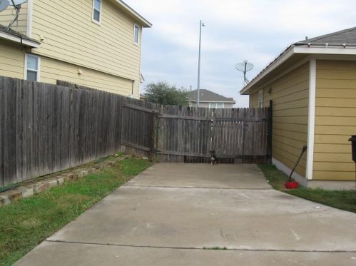 17725 Golden Valley Dr, Webberville TX  78653-5344 exterior