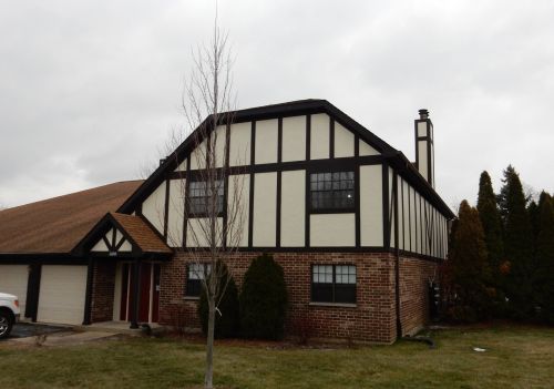 320 Deer Glen Way, Hanover Park, IL 60108-2899