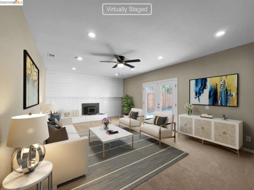 7555 Santa Theresa Dr, Gilroy, CA 95020-5522