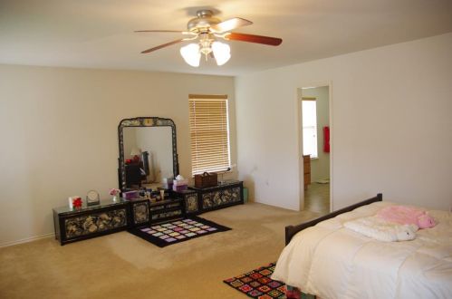 7551 Hedgeoak Ct, Fort Worth TX  76112-4451 exterior