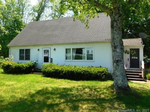 41 East St, Granby, CT 06035-1005