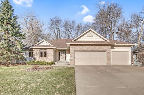 4764 Brooke Ct, Saint Paul, MN 55110-3387