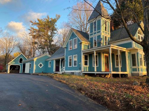 24 Lenox Rd, Derry, NH 03038-2016