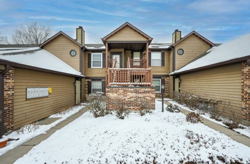 386 Sandhurst Cir, Glendale Heights, IL 60137-6674