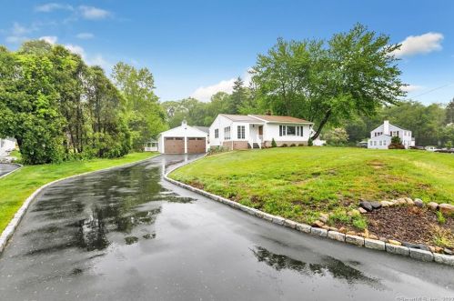 1195 Cutspring Rd, Stratford, CT 06614-1984