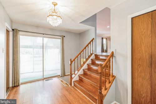 9204 Shotgun Ct, Springfield, VA 22153-1443