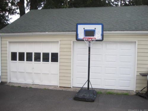 72 Osborne Ave, Norwalk CT  06855-1020 exterior